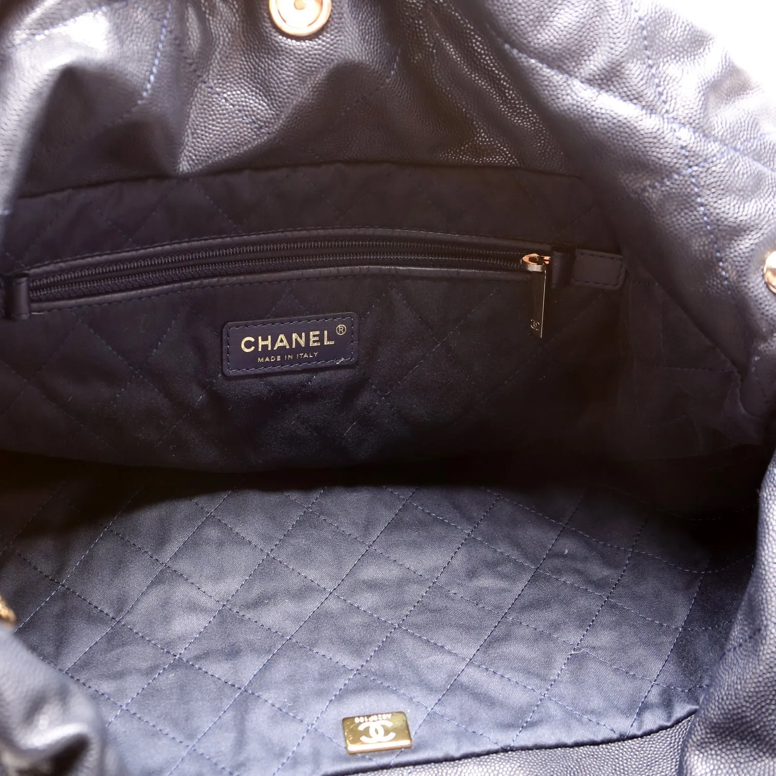 Chanel 22 Quilted Bag RFID